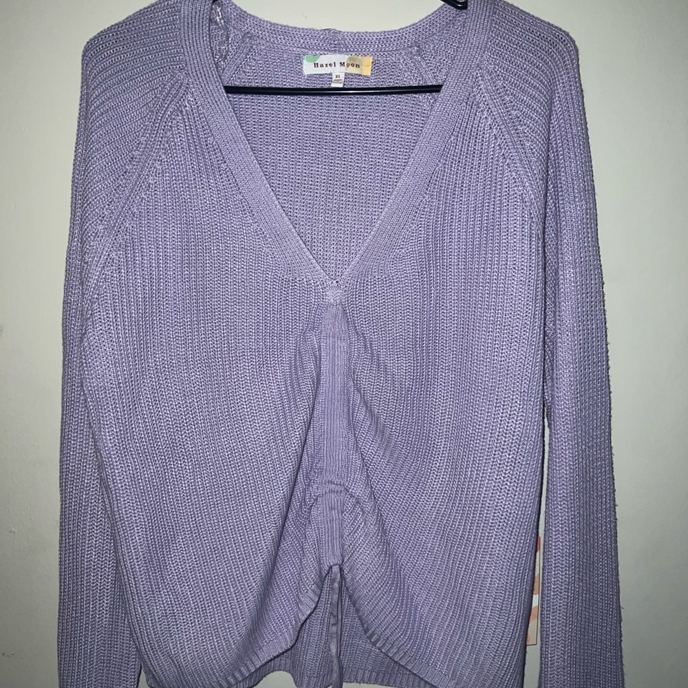 Super cute purple scrunch sweater!! Never worn but so cute